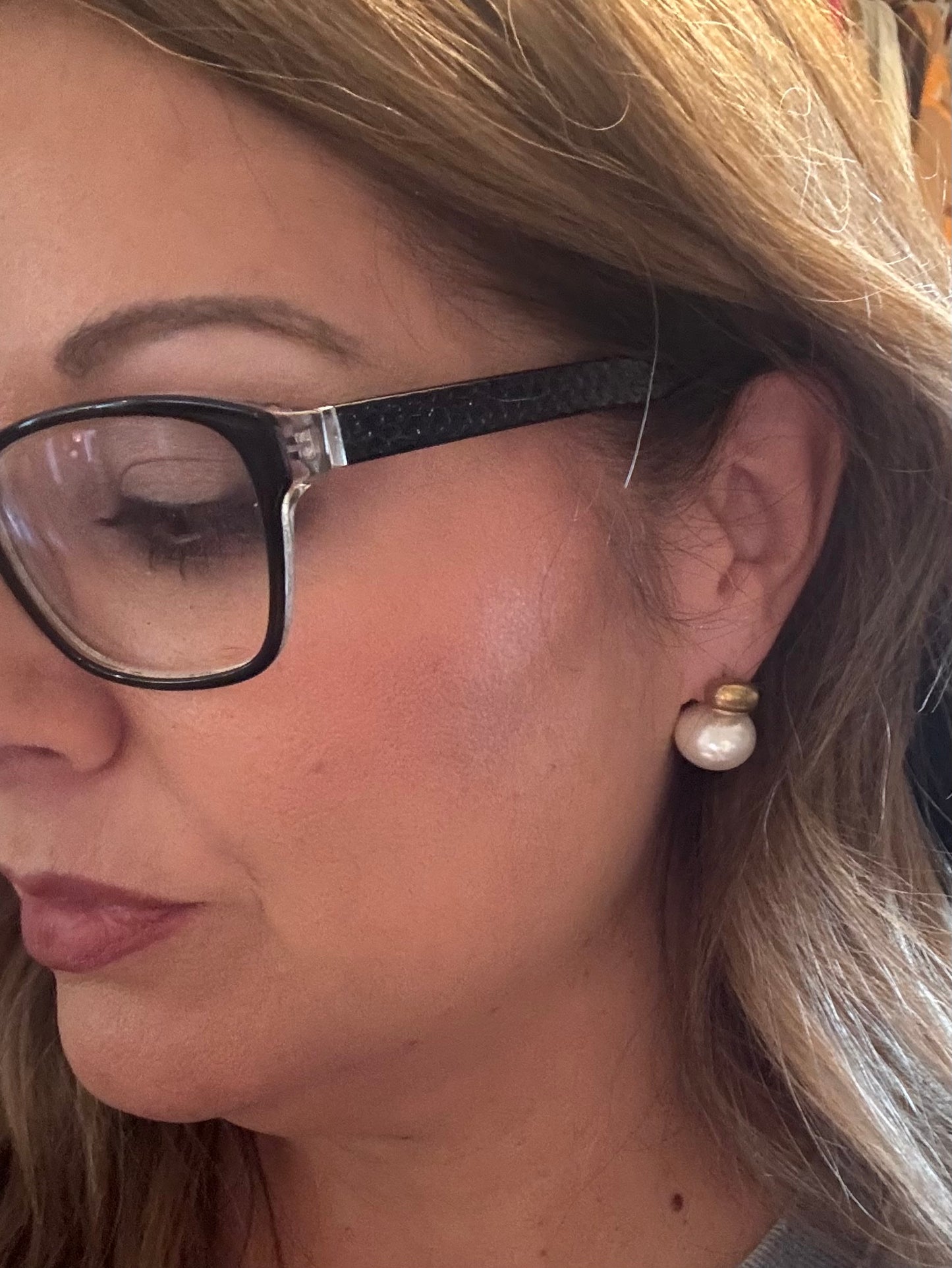 Gold and pearl waterproof earrings