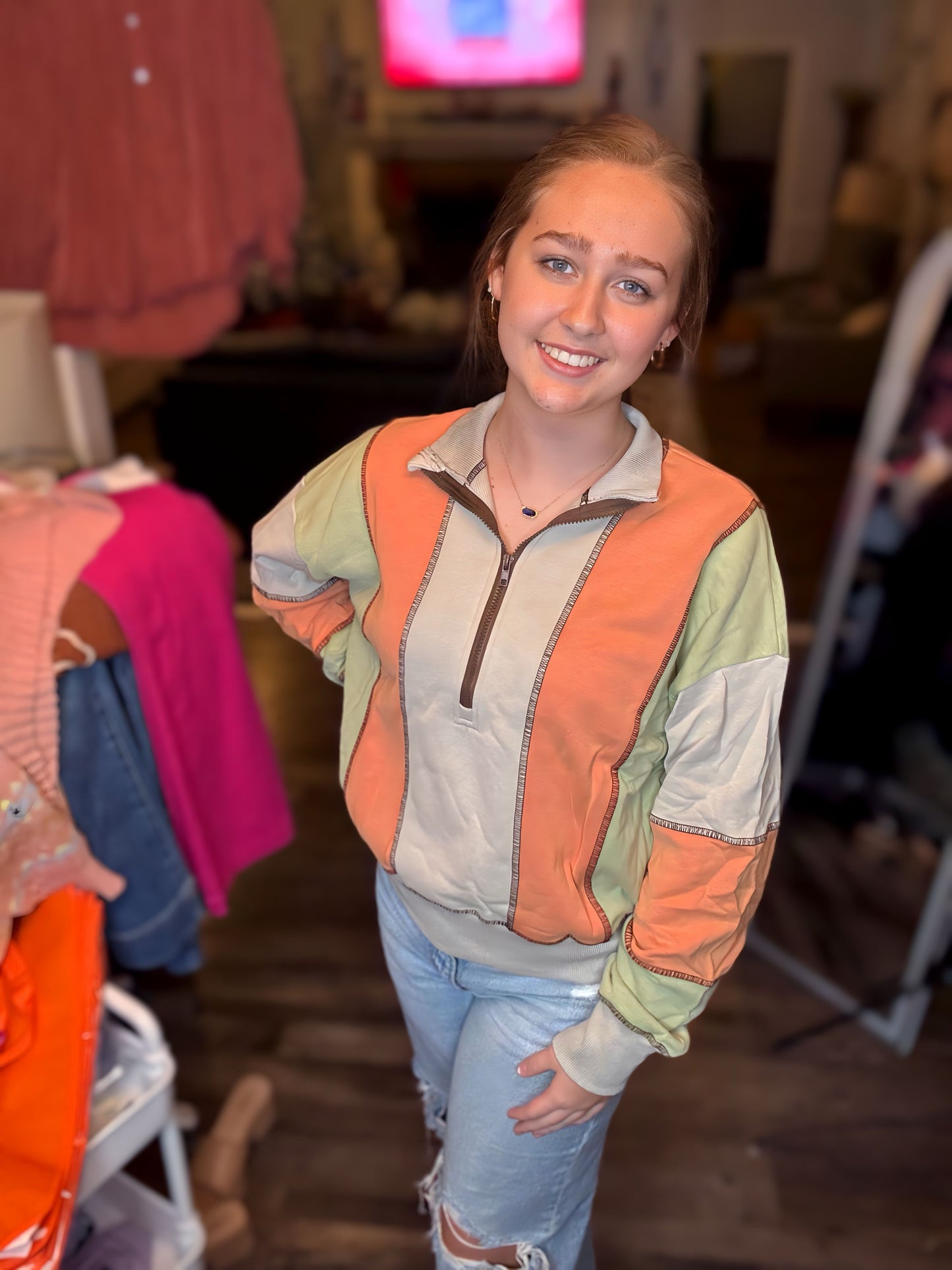 Block stitching half zip pull over top