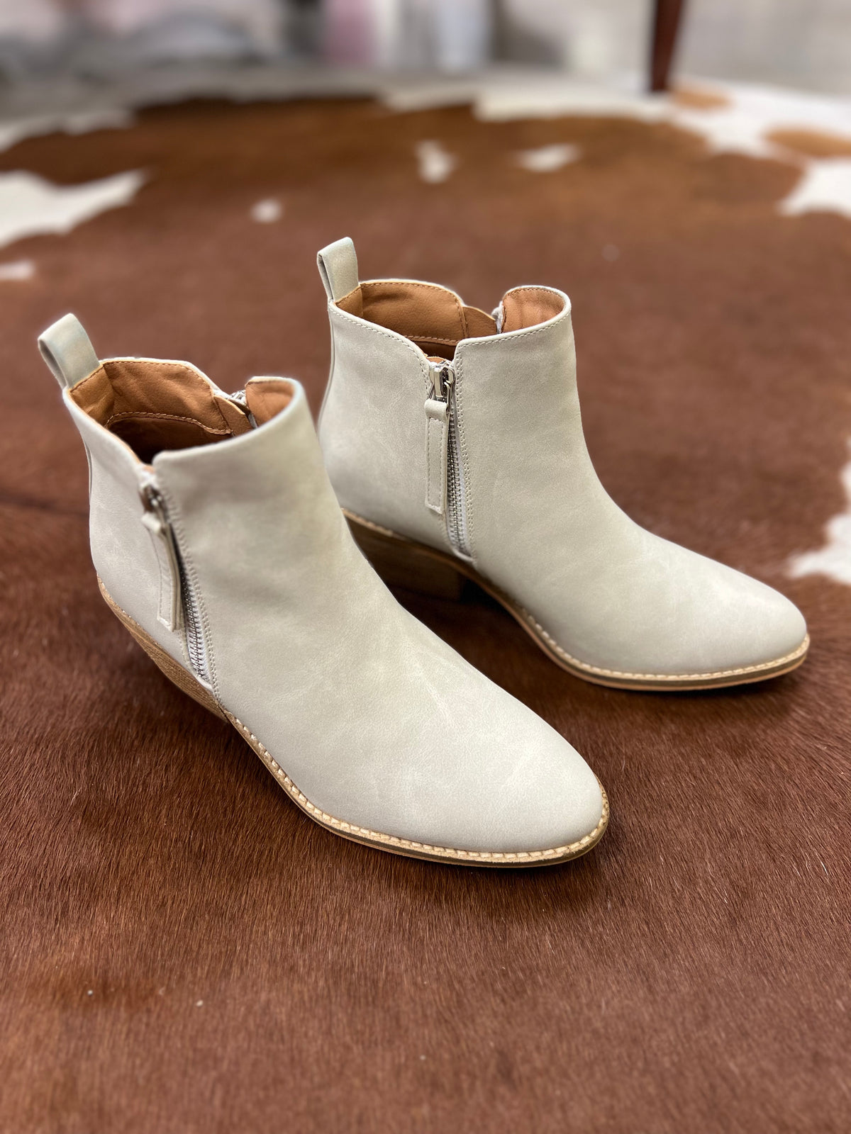 Corkys Spooktacular Bootie - Ivory