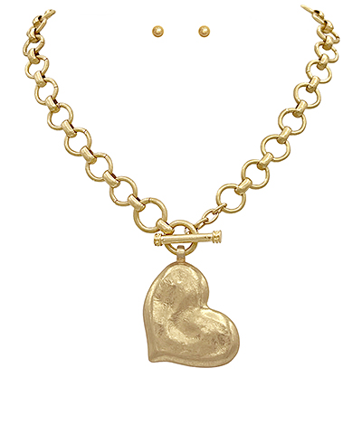 Viral Brush Gold Heart Necklace