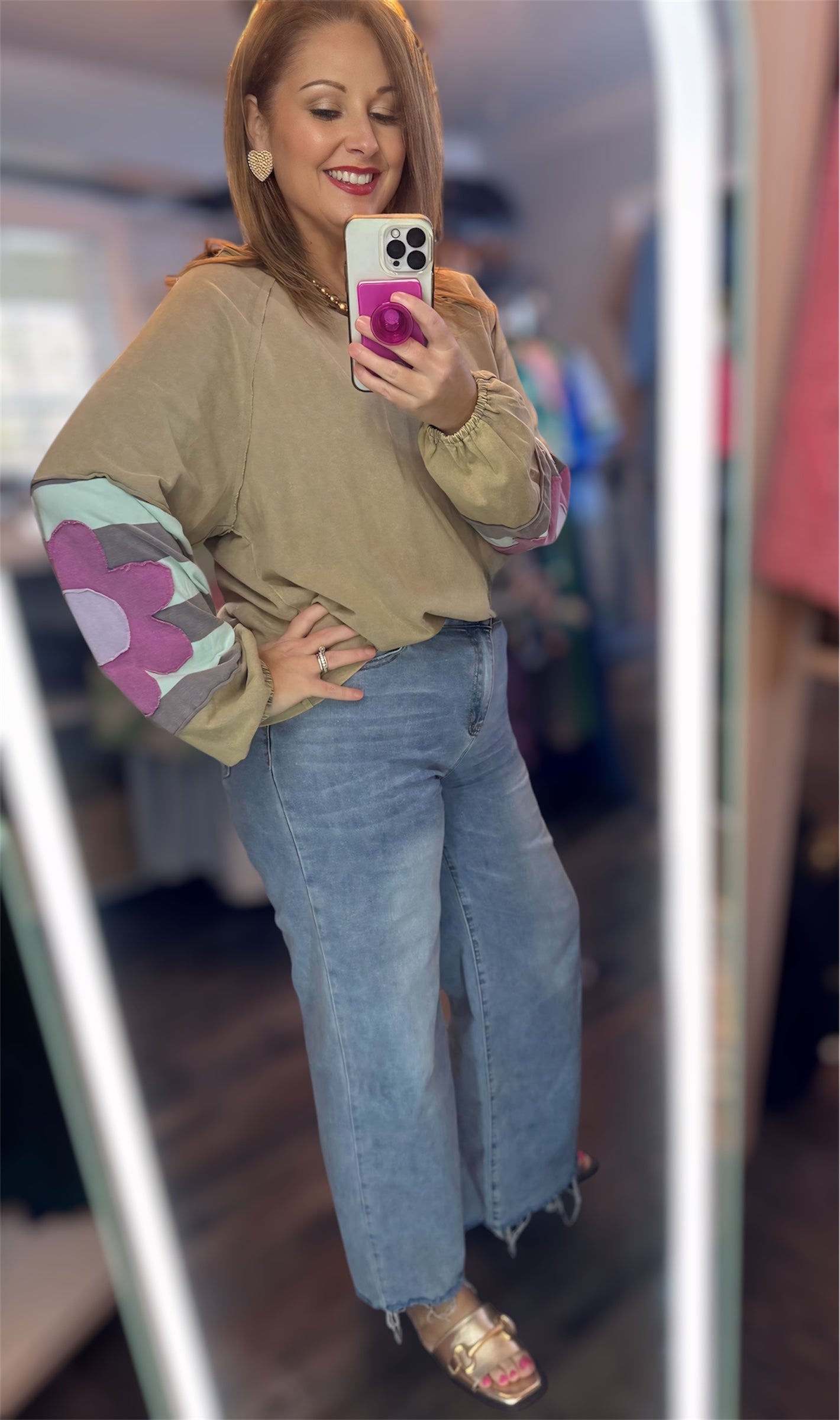 FLOWER PATCH TERRY KNIT WASHED PULLOVER