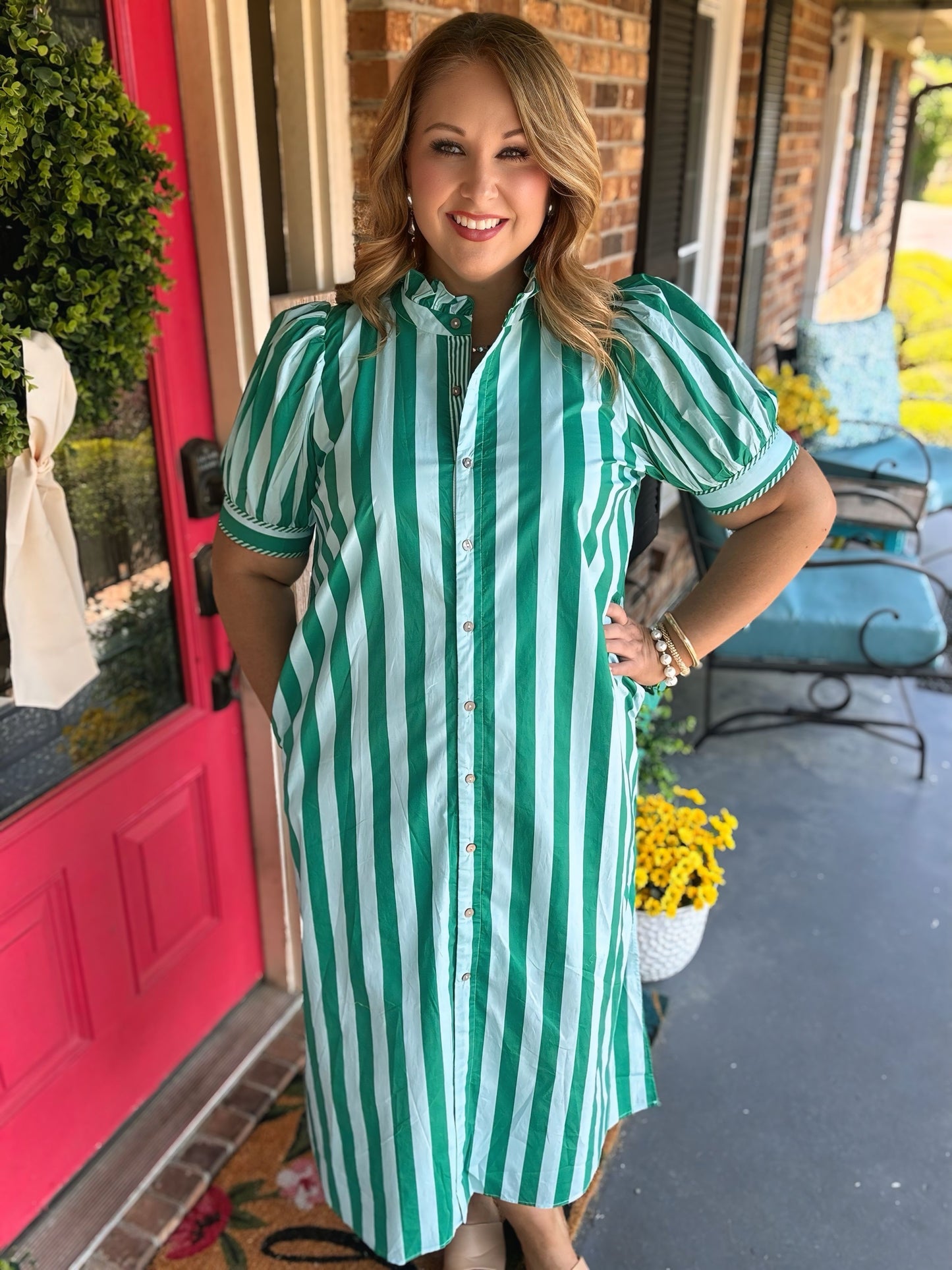 Entro Stripe Print Short Puff Sleeve Midi Dress