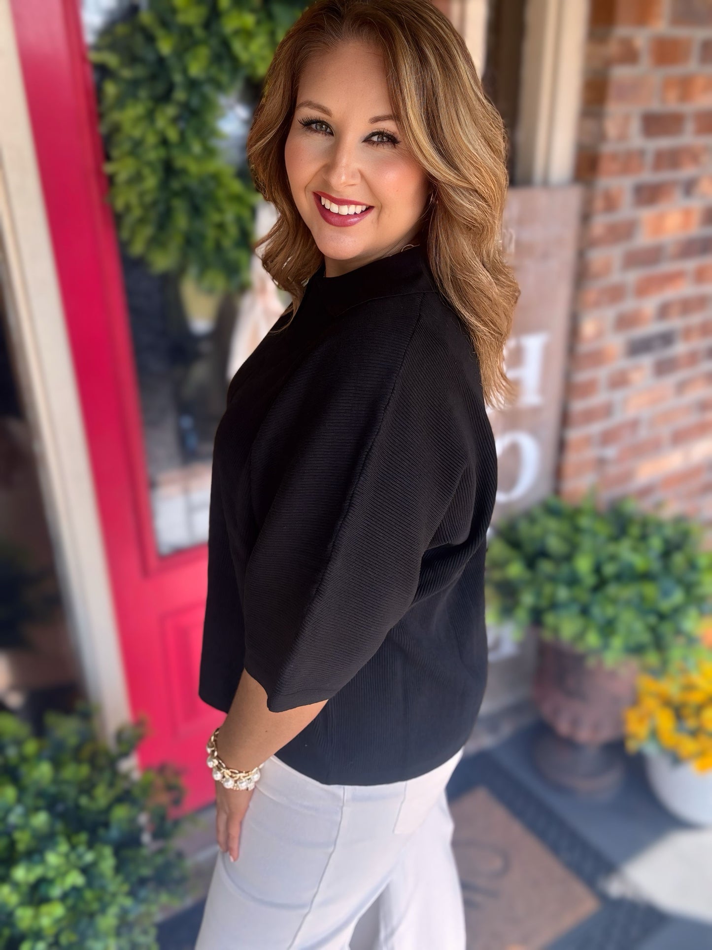 Plus/Reg Open V-Neck Knit Top