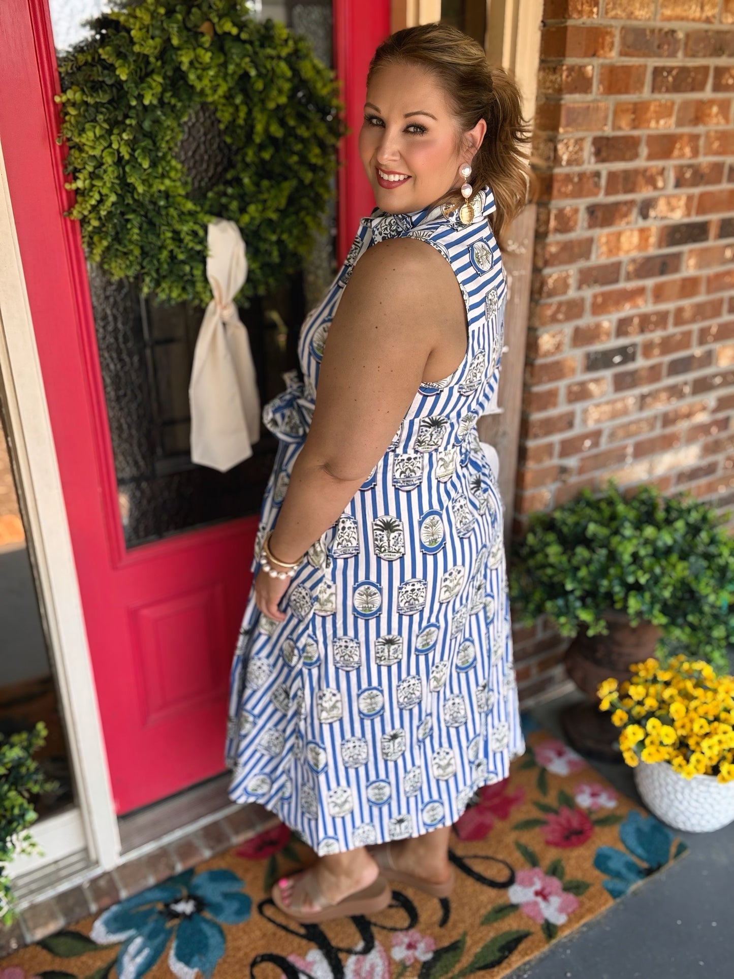 Entro Vacation Vibes Printed Sleeveless Midi Dress