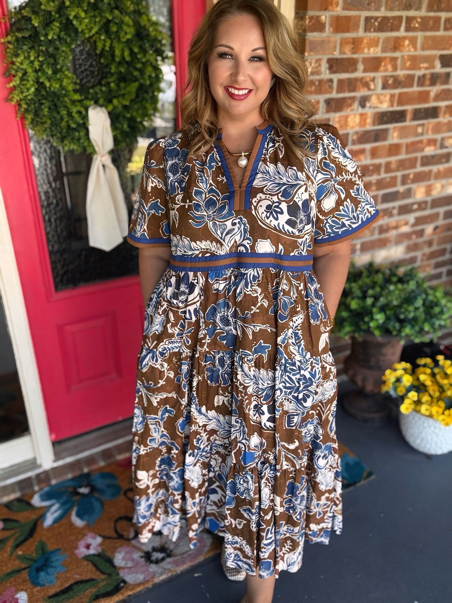 Entro Floral Short Sleeve Midi Dress