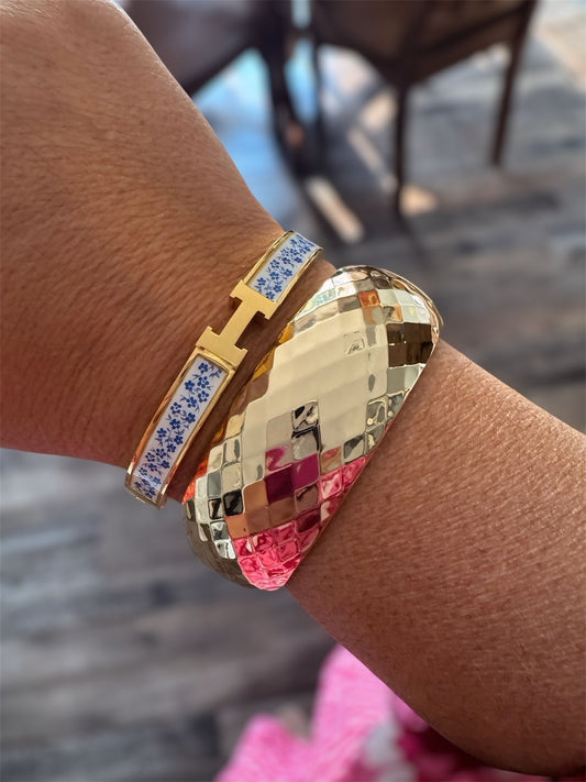 Blue Flower Printed H Bracelet