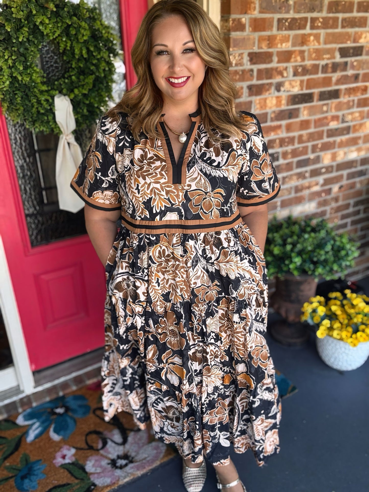 Entro Floral Short Sleeve Midi Dress