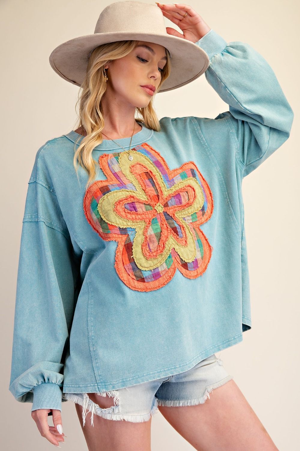 Easel Floral Patchwork Mineral Washed Pullover – Dusty Blue