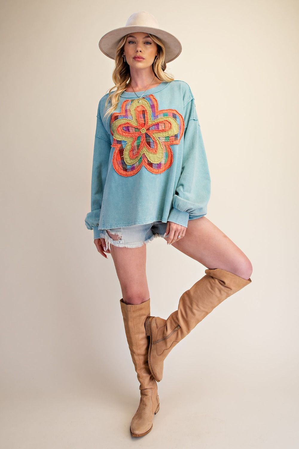 Easel Floral Patchwork Mineral Washed Pullover – Dusty Blue