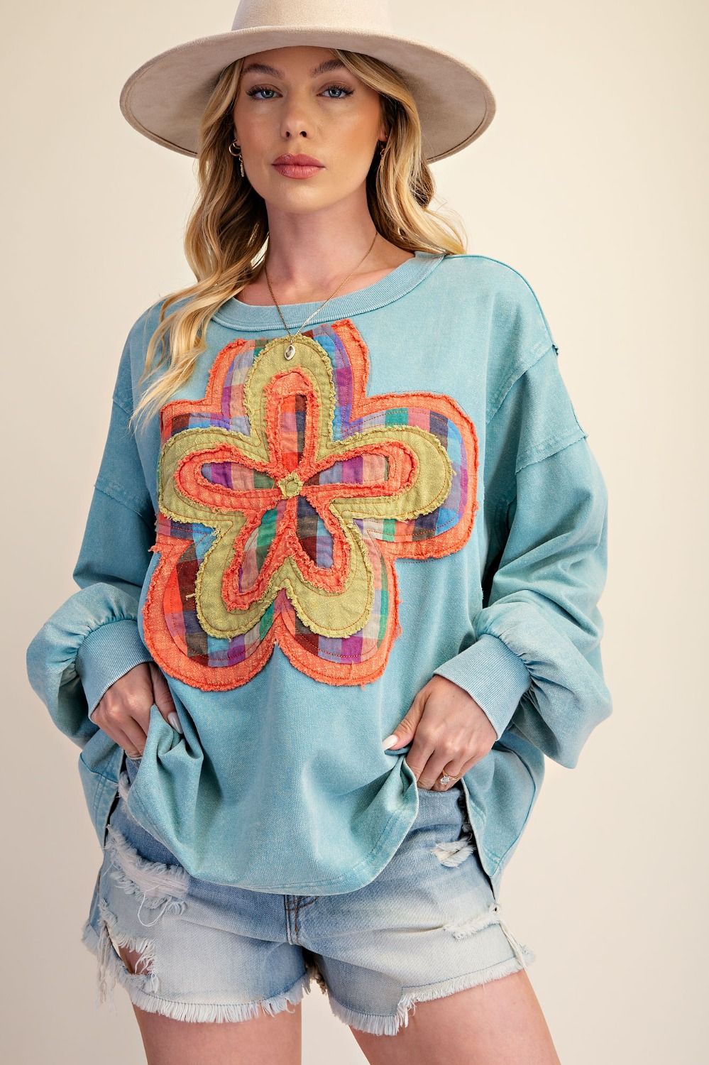 Easel Floral Patchwork Mineral Washed Pullover – Dusty Blue